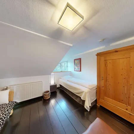 Strandhaus Landsitz Vierjahreszeiten * Klein Zicker