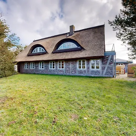 Strandhaus Landsitz Vierjahreszeiten * Klein Zicker